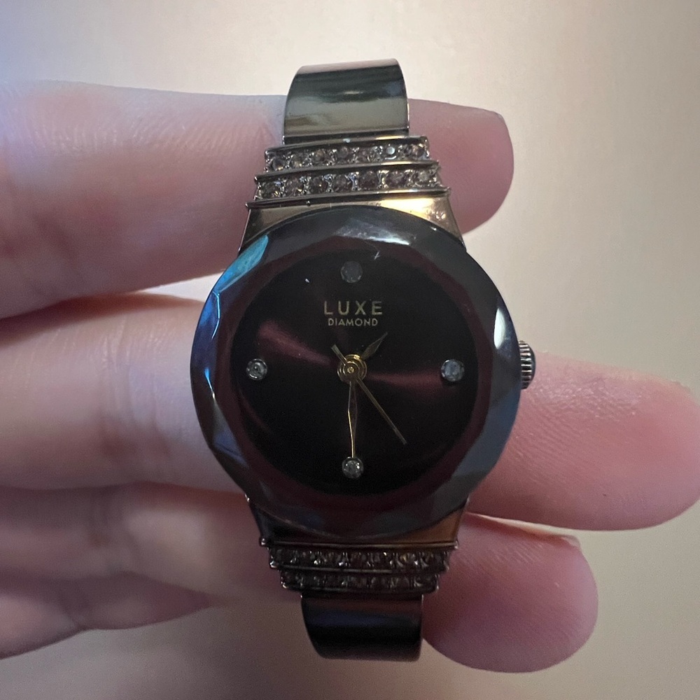 Lux Brown Watch with Elegant Metal Design